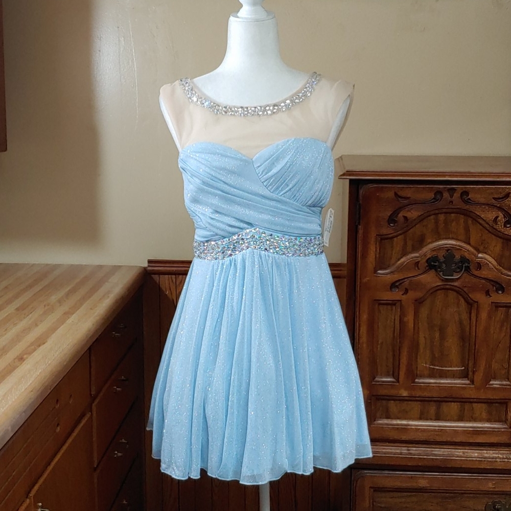 Deb 🆕 Iridescent Gemmed Prom Dress Junior's 9